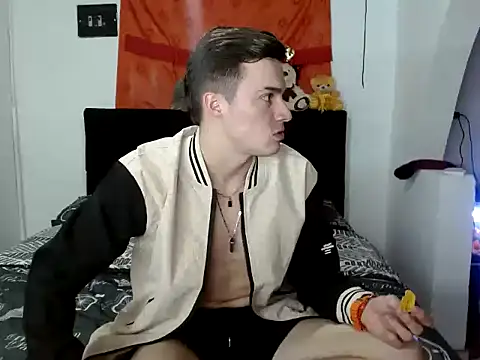 Snapshot of Ken_bigcum_77 chatting on 7, 11, 2025 Ken bigcum 77 online show from 7, 11, 2025