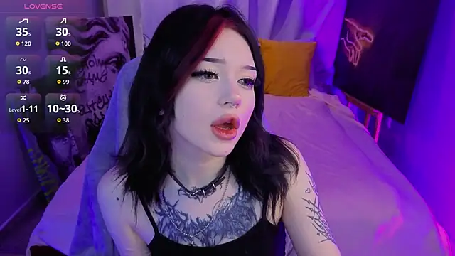 Snapshot of Emma_Kirks chatting on 16, 5, 2026 Emma Kirks online show from 16, 5, 2026