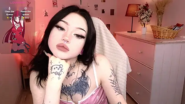Snapshot of Emma_Kirks chatting on 28, 5, 2026 Emma Kirks online show from 28, 5, 2026