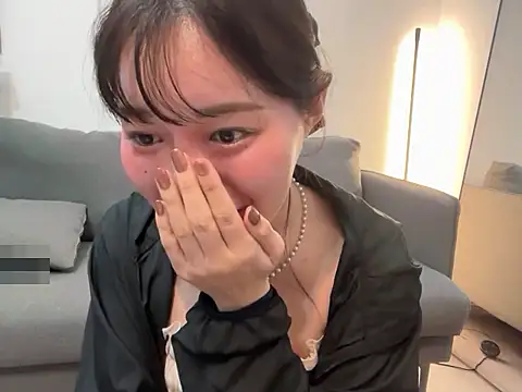 karenchaaan online show from 6, 11, 2025