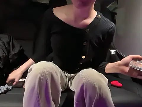 karenchaaan online show from 10, 11, 2025