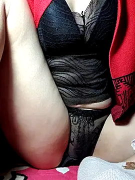 YennyeLa online show from 4, 12, 2025