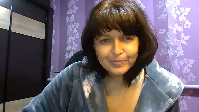 Snapshot of CountessLuna chatting on 27, 10, 2025 CountessLuna online show from 27, 10, 2025
