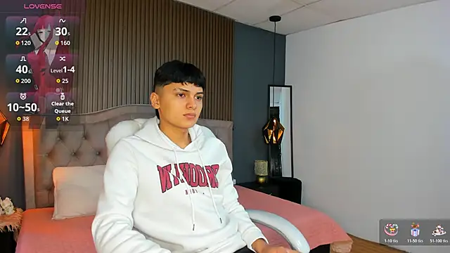 Snapshot of Maxii18_ chatting on 27, 10, 2025 Maxii18  online show from 27, 10, 2025