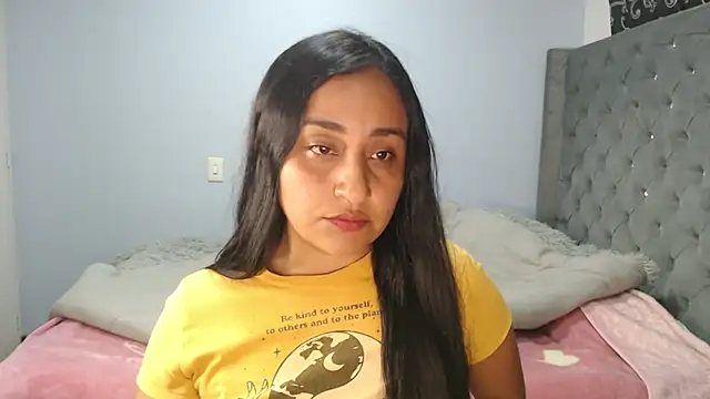 cute8smile online show from 3, 11, 2025