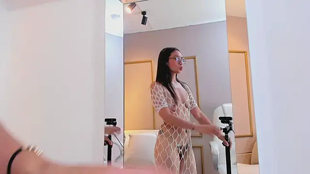 Snapshot of NahimiThompson chatting on 4, 2, 2026 NahimiThompson online show from 4, 2, 2026