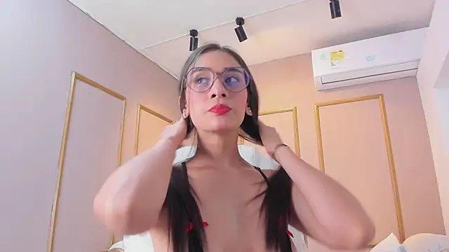 Snapshot of NahimiThompson chatting on 10, 2, 2026 NahimiThompson online show from 10, 2, 2026