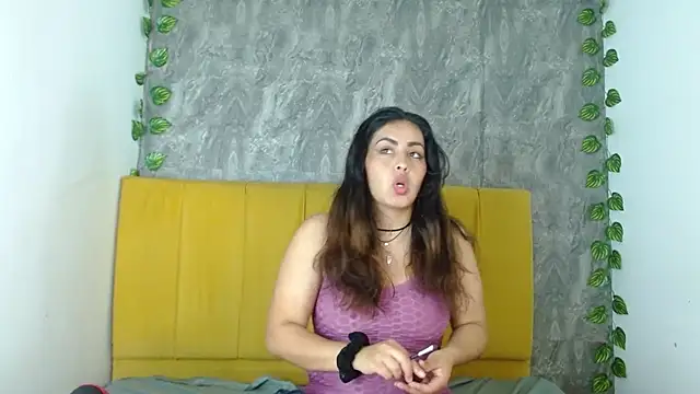 amara leoncm online show from 7, 11, 2025