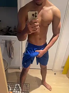 Snapshot of bigDickParis92 chatting on 23, 10, 2025 bigDickParis92 online show from 23, 10, 2025
