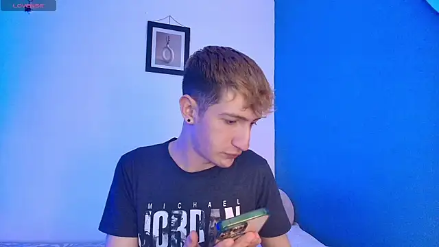 Snapshot of Erick_Taylor3 chatting on 15, 5, 2026 Erick Taylor3 online show from 15, 5, 2026