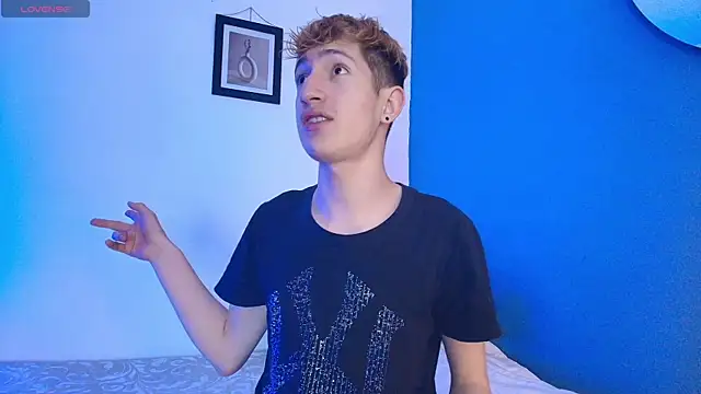Snapshot of Erick_Taylor3 chatting on 17, 5, 2026 Erick Taylor3 online show from 17, 5, 2026