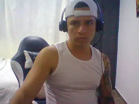 Snapshot of JuanPabloBocanegra chatting on 23, 10, 2025 JuanPabloBocanegra online show from 23, 10, 2025