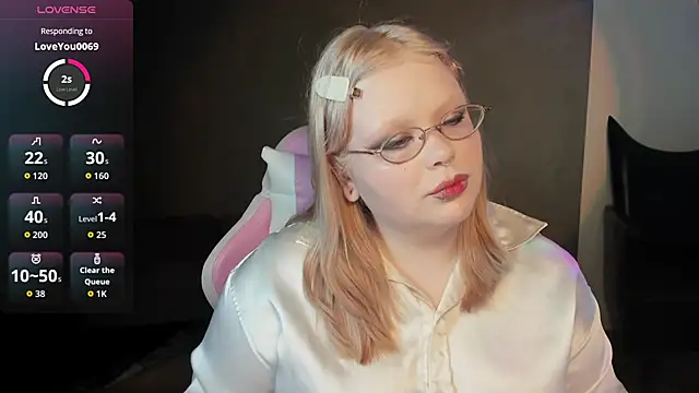 Snapshot of LottieReed chatting on 22, 5, 2026 LottieReed online show from 22, 5, 2026