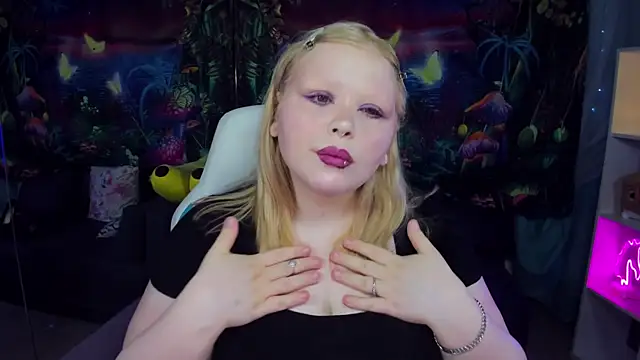Snapshot of LottieReed chatting on 28, 5, 2026 LottieReed online show from 28, 5, 2026
