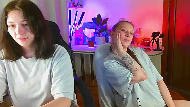 Snapshot of sirena_x_baby chatting on 24, 10, 2025 sirena x baby online show from 24, 10, 2025