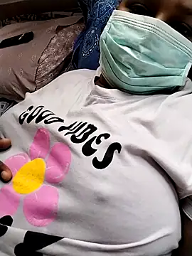 Snapshot of Night_Queen4 chatting on 27, 10, 2025 Night Queen4 online show from 27, 10, 2025