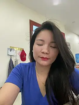 Snapshot of Bee_Yellow00 chatting on 27, 6, 2026 Bee Yellow00 online show from 27, 6, 2026