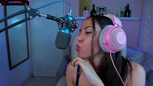 Snapshot of VenusIsLove_ chatting on 15, 1, 2025 VenusIsLove online show from 15, 1, 2025