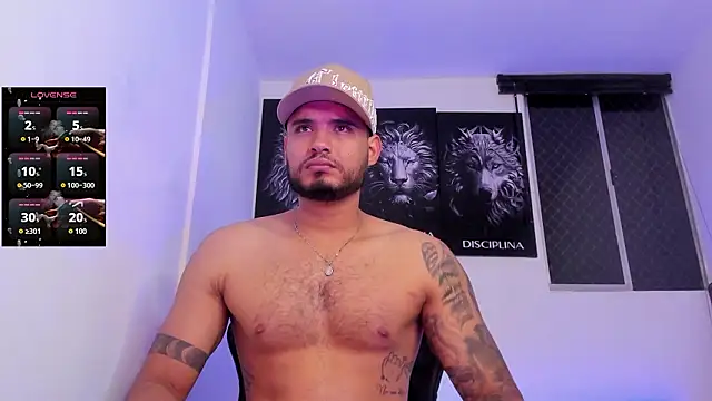 AUSTINN TORRES online show from 4, 3, 2026