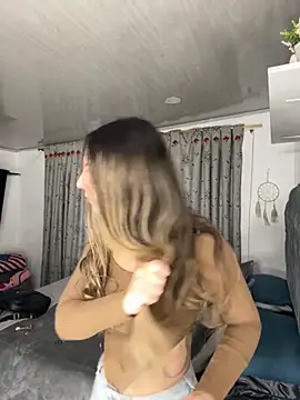 Snapshot of sarah_honey__ chatting on 28, 10, 2025 sarah honey online show from 28, 10, 2025