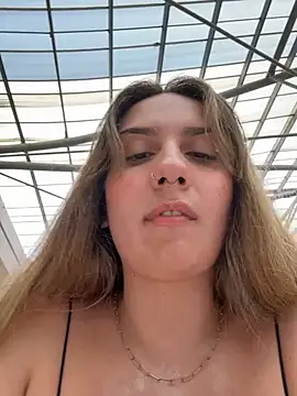 Snapshot of sarah_honey__ chatting on 26, 4, 2026 sarah honey online show from 26, 4, 2026