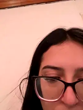 Kloe Novoa online show from 2, 12, 2025