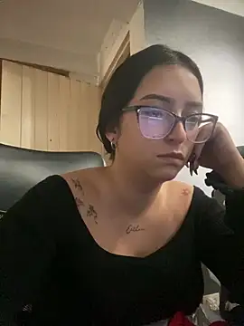 Kloe Novoa online show from 2, 2, 2026