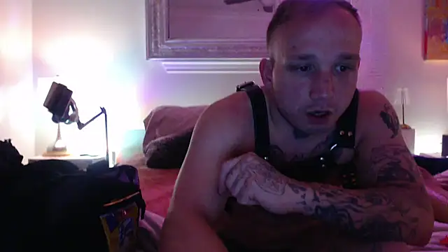 Snapshot of MikeHawke1995 chatting on 26, 10, 2025 MikeHawke1995 online show from 26, 10, 2025