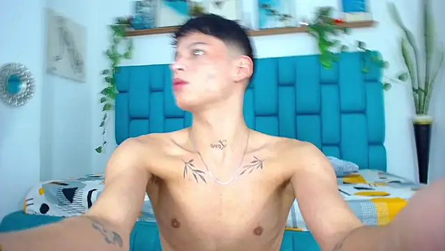 Hot Boys Latinos X online show from 28, 11, 2025