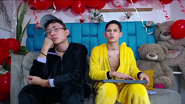 Hot Boys Latinos X online show from 13, 2, 2026