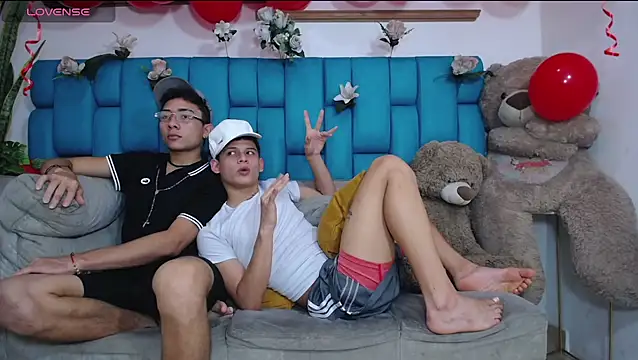 Hot Boys Latinos X online show from 15, 2, 2026