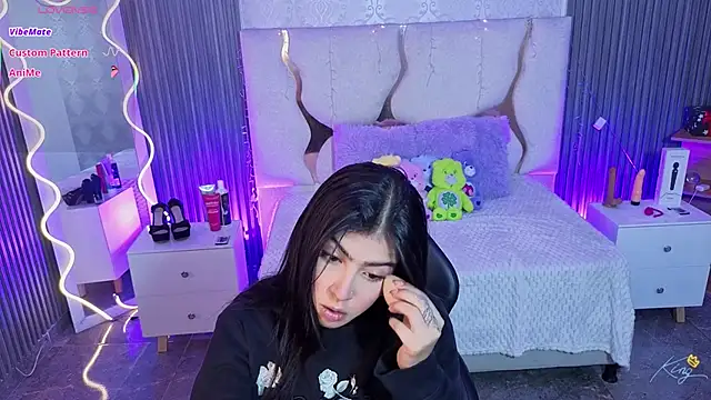 MAIILY TAY online show from 6, 2, 2026