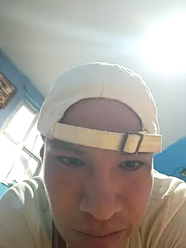 Snapshot of Ojitosbrrr chatting on 2, 11, 2025 Ojitosbrrr online show from 2, 11, 2025