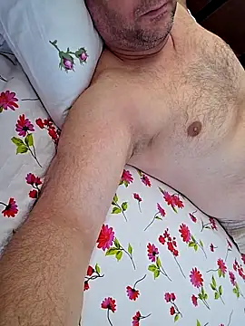 Snapshot of Efe53100 chatting on 10, 11, 2025 Efe53100 online show from 10, 11, 2025