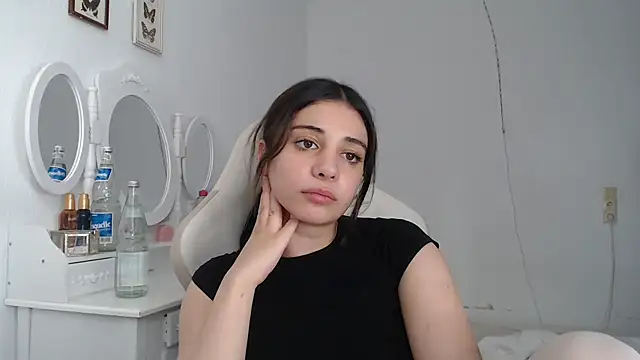 Snapshot of bellefleurrr chatting on 13, 7, 2026 bellefleurrr online show from 13, 7, 2026