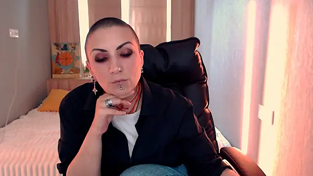 Snapshot of Sweet-n-Strong chatting on 13, 7, 2026 Sweet-n-Strong online show from 13, 7, 2026