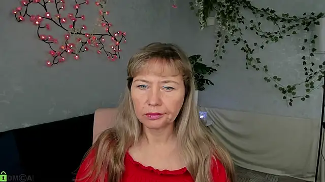 Carla Vogue online show from 4, 12, 2025