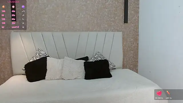 AliceSmity  online show from 10, 4, 2026