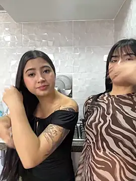 nicky and isabella online show from 26, 11, 2025