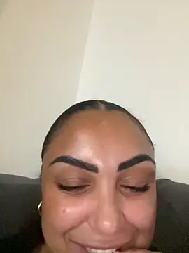 CaramelCarmenxox online show from 31, 10, 2025