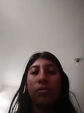 YeseniaRodriguez3 online show from 19, 12, 2025