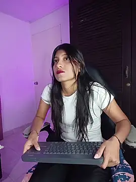 Snapshot of YeseniaRodriguez3 chatting on 20, 4, 2026 YeseniaRodriguez3 online show from 20, 4, 2026