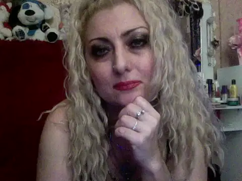 xHot Amazonq online show from 10, 11, 2025