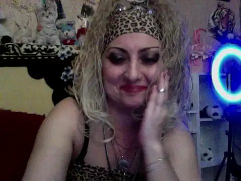 xHot Amazonq online show from 21, 11, 2025