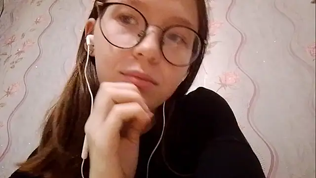Snapshot of SalenaAhnell chatting on 25, 10, 2025 SalenaAhnell online show from 25, 10, 2025