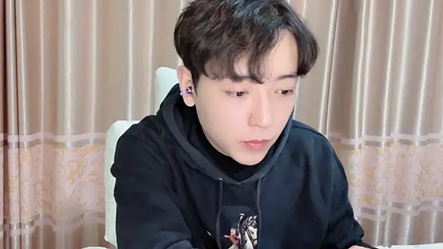 xiaoxiao1025 online show from 6, 11, 2025