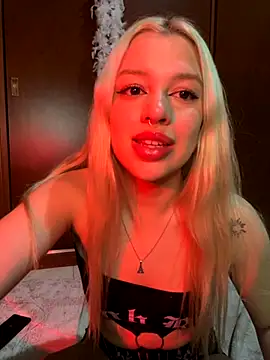 Snapshot of tiffanystarling chatting on 4, 11, 2025 tiffanystarling online show from 4, 11, 2025