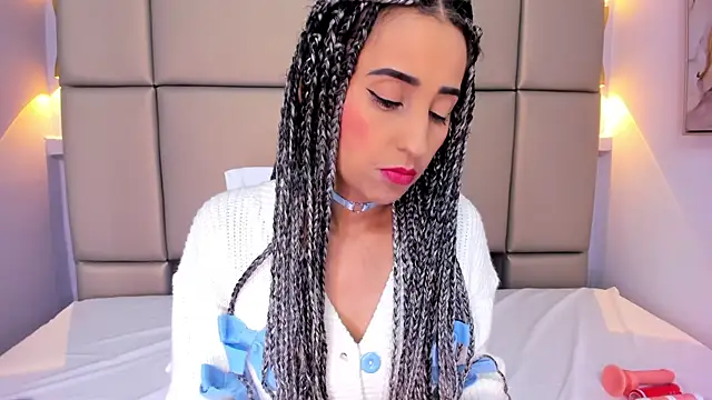 violett rabbit  online show from 29, 11, 2025