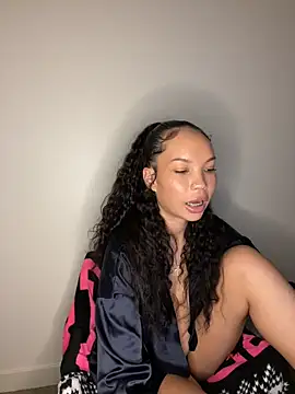 nikkiloveee online show from 24, 11, 2025