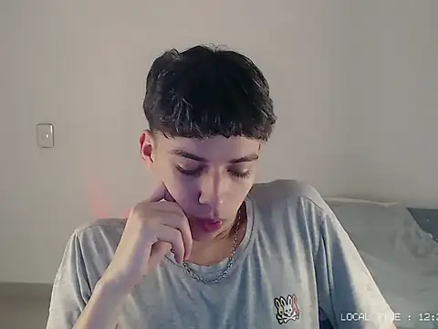 Snapshot of Sett_01 chatting on 8, 11, 2025 Sett 01 online show from 8, 11, 2025